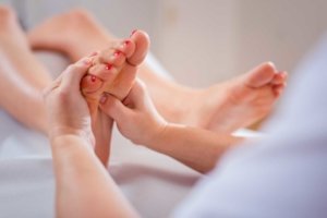 Fußreflexzonenmassage bei Kinemedic - Praxis für physikalische und rehabilitative Medizin